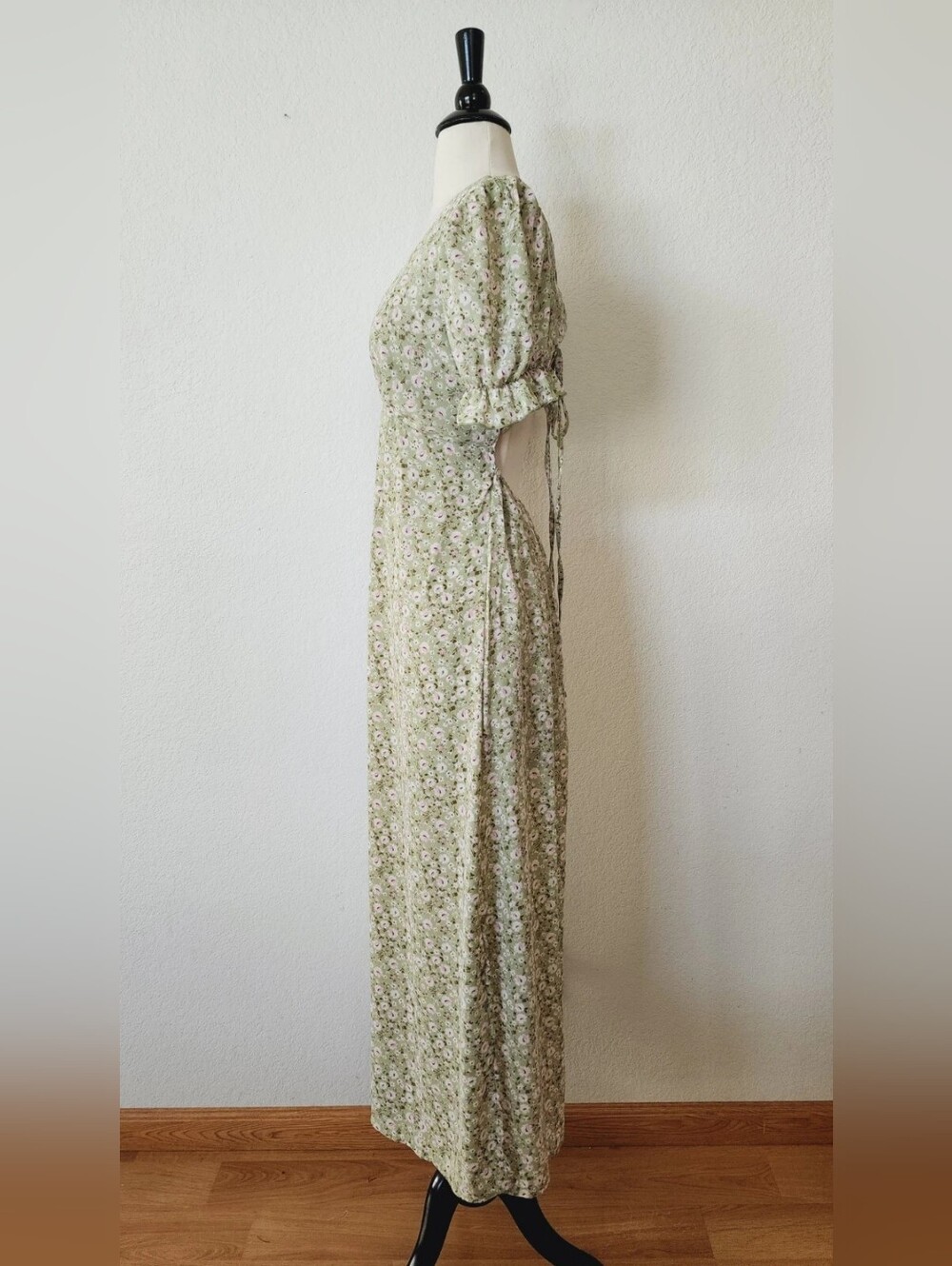 Light Sage Floral Maxi Dress with Puff Sleeves - Picture 2 of 4